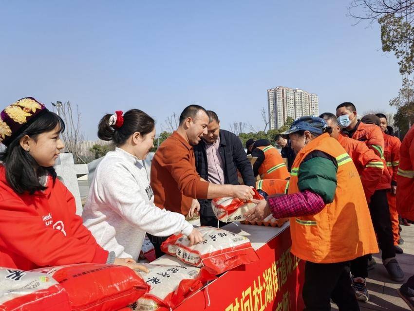 商户麦麦提艾力善举传递浓浓情谊